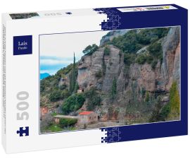 Lais Puzzle - Blick auf die Klippen und die beeindruckenden Felsen des Klosters Mega Spilaio (die große Höhle). Kalavryta Griechenland © GIORGOS / stock.adobe.com - 500 Teile