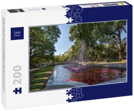 Lais Puzzle - Plaza Independencia (Unabhängigkeitsplatz) Brunnen mit rotem Wasser wie Wein - Mendoza, Argentinien - Mendoza, Argentinien - 200 Teile