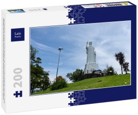 Lais Puzzle - Der gesegnete Christus ist eine Skulptur, die sich auf dem Gipfel des Cerro San Javier befindet. Sie ist 28 Meter hoch und hebt den rechten Arm zum Zeichen des Segens. - 200 Teile