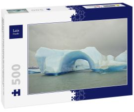 Lais Puzzle - Blick auf einen blauen Eisberg, der im Argentino-See in der Nähe des Upsala-Gletschers schwimmt, Santa Cruz, Argentinien.  - 500 Teile
