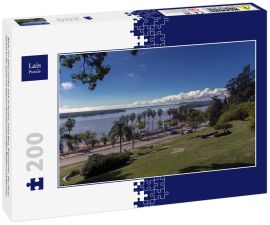 Lais Puzzle - Blick von oben auf den Park in Parana, Entre Rios, Argentinien. Der Fluss Parana in der Szene mit blauem Himmel und weißen Wolken und Bäumen - 200 Teile
