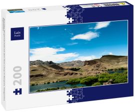 Lais Puzzle - Bewölkte Berglandschaft mit dem Fluss Limay in Neuquen, Patagonien, Argentinien - 200 Teile