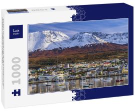 Lais Puzzle - Ein Blick auf die Bucht und die Stadt Ushuaia vor dem Hintergrund der schneebedeckten Anden im Herbst, Feuerland, Patagonien, Argentinien - 1.000 Teile