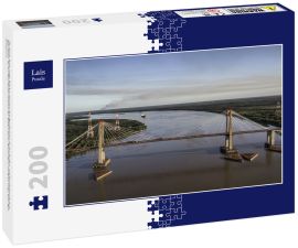 Lais Puzzle - Die Zarate-Brazo-Largo-Brücken sind zwei Schrägseilbrücken für den Straßen- und Eisenbahnverkehr in Argentinien, die den Fluss Parana zwischen den Städten Zarate, Buenos Aires, und Brazo Largo, Entre Rios, überqueren. - 200 Teile