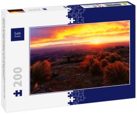 Lais Puzzle - Schöner Sonnenuntergang von der Spitze eines Hügels inmitten der Natur, in der Nähe von Merlo, San Luis, Argentinien. - 200 Teile