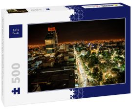 Lais Puzzle - Nachtansicht der Stadt und insbesondere des Libertad-Platzes in der Stadt Santiago del Estero, Argentinien. - 500 Teile