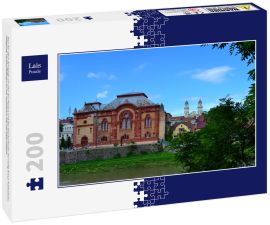 Lais Puzzle - Bau der alten Synagoge am Ufer des Flusses und des Glockenturms der Heilig-Kreuz-Kathedrale, Uzhgorod, UkraineSzabolcs im neo-maurischen Stil und 1904 eröffnet. - 200 Teile