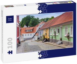Lais Puzzle - Panorama einer Straße mit kleinen bunten Häusern in Haderslev, Dänemark - 100 Teile