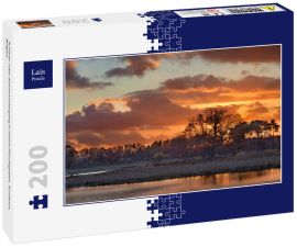 Lais Puzzle - Schöner roter Sonnenuntergang in einem Feuchtgebiet, Turnhout, Belgien - 200 Teile