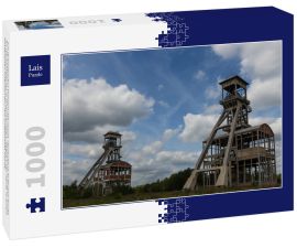 Lais Puzzle - Ein dramatischer Himmel mit einem ehemaligen Aufzugsschacht für die Kohleminen in Maasmechelen, Belgien, der heute zu einem kostenlosen öffentlichen Park umgestaltet wurde. - 1.000 Teile