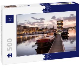 Lais Puzzle - Antwerpen, Belgien, schöne Nachtansicht des modernen Eilandje-Viertels und des Hafens. Kleines Inselviertel und Segelschiff bei Sonnenuntergang. Beliebtes Reiseziel und Touristenattraktion - 500 Teile