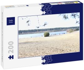 Lais Puzzle - Menschen spazieren am See in Lommel Sahara in Belgien - 200 Teile