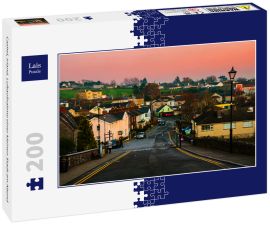 Lais Puzzle - Cashel, Irland. Luftaufnahme einer kleinen Stadt am Abend - 200 Teile
