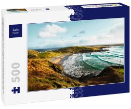 Lais Puzzle - Schöne irische Bucht in Donegal mit türkisfarbenem Wasser und großen Wellen, die an den Strand des kleinen Dorfes Muckross prallen - 500 Teile