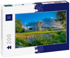 Lais Puzzle - Idyllische Landschaft von Ross Castle im Killarney National Park in Irland. Reise mit dem Auto durch den Ring of Kerry - 200 Teile